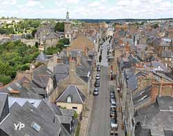 Montée au clocher - rue Nationale et beffroi