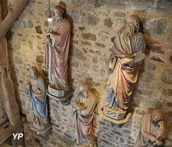 Montée au clocher - collection de statues de saints en bois polychrome