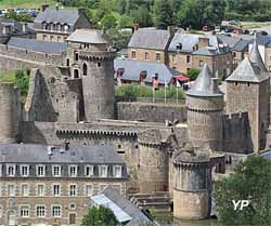 Montée au clocher - château de Fougères