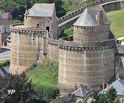 Montée au clocher - château de Fougères