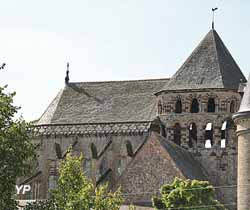 Abbatiale Saint-Sauveur - choeur gothique et tour centrale
