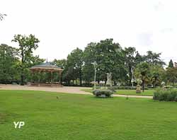 Jardins à la française, kiosque à musique