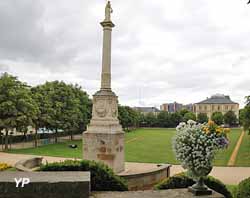 Colonne de Juillet et carré Duguesclin