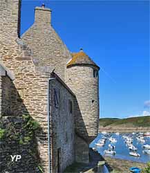 Maison desSeigneurs et port