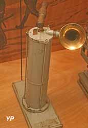 Corne de brume à piston