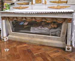 Chapelle du Bienheureux Pierre René Rogue et gisant en cire