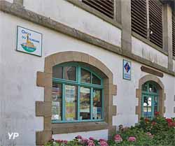 Office de tourisme du Cap Sizun. Bureau de Pont-Croix (doc. Yalta Production)