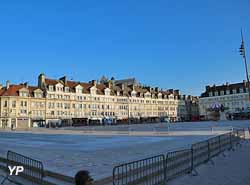 Place Jeanne Hachette