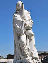 Statue de Suger (sculpteur Jean-Baptiste Stouf)