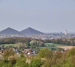 La plaine de Douai et les terrils jumeaux de Loos