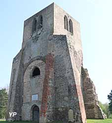 Tour Carrée de l'ancienne abbaye Saint Winoc