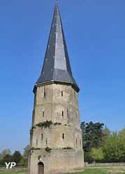 Tour Carrée de l'ancienne abbaye Saint Winoc