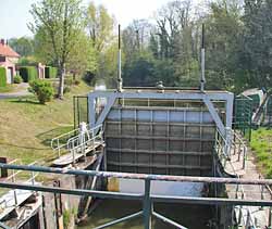 Écluse sur le canal