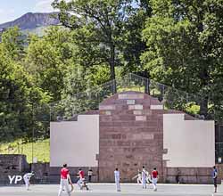 Fronton de Saint-Etienne-de-Baïgorry