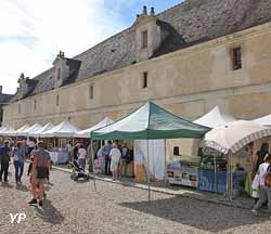 Communs du château lors du marché gourmand des Journées du patrimoine