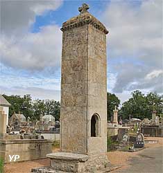 Lanterne des morts (XIIe siècle)