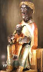 Vierge à l'Enfant, dite Vierge Noire  (bois polychrome et doré, XIIe siécle)
