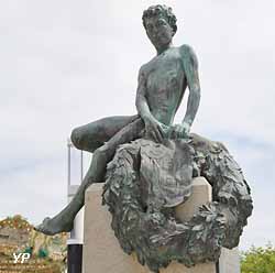 Monuments aux Morts du Pouliguen (sculpteur João da Silva)