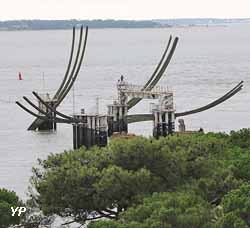 Monument à l'abolition de l'esclavage (sculpteur Jean-Claude Mayo, 1998)
