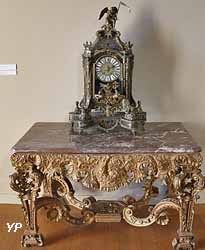 Console (XVIIe s.) et grand cartel type Boulle (XVIIe s.)