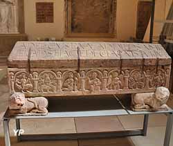 Sarcophage romané de l'évêque Adeloch (vers 1130)