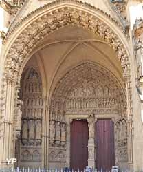 Portail néo-gothique occidental