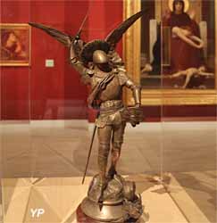 Saint Michel terrassant le dragon (Emmanuel Fremiet)