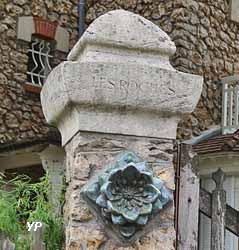 Villa Les Roches (architecte Émile André)