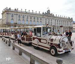 Place Stanislas, l'Hôtel de ville et le petit train