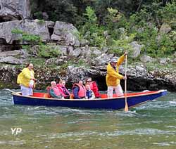 Descente des Gorges de l'Ardèche avec les bateliers
