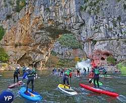 Départ de l'Ard river paddle sous le Pont d'Arc