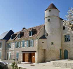 Tour du Pouilly-Fumé (Bourgogne-Franche-Comté Tourisme)