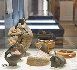 Vases et récipients de la villa Mané Vechen