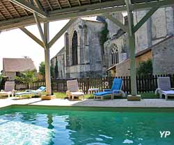 Piscine et gîte du grenier à grain