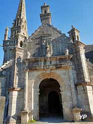 Église Saint-Mélar et enclos