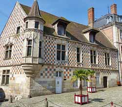 Maison à tourelle Renaissance (Office de Tourisme Normandie Sud Eure)