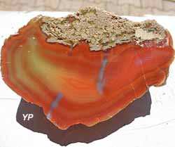 Agate (doc. Musée de la Pierre philosophale)