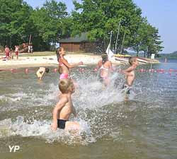 Office de tourisme Le Lac de Vassivire (doc. LP plage Auphelle)