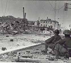 Quartier du Vieux Fort. L'armée régulière française est arrivée.
Marseille, France, 21 août 1944