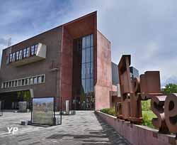 La Fileuse (Yalta Production)