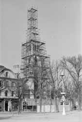 Châtellerault (Vienne), Boulevard Blossac : église Saint-Jean-Baptiste, 3 février 1951  (Ville de Châtellerault, Archives municipales, Studio Arambourou)