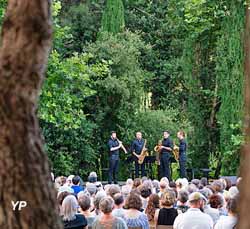 les chanteurs d’oiseaux (les chanteurs d’oiseaux)