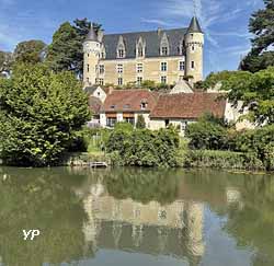 Ch&acirc;teau de Montr&eacute;sor