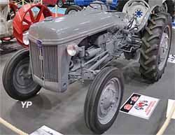 Tracteur Ford Ferguson 2N (Yalta Production)
