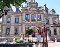 H&ocirc;tel de ville d'Ivry-la-Bataille (Association Les Marches Normandes)