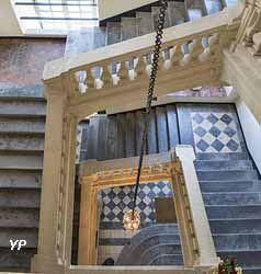 Escalier suspendu