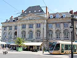 place du Martroi (Yalta Production)