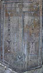 Eglise paroissiale Saint-Martin - pierre tombale d'Anne Vastier XVIe s.