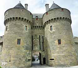 Remparts et porte Saint-Michel