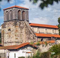 Abbaye Saint-Pierre de Mozac (doc. OT Terra Volcana-David Frobert)